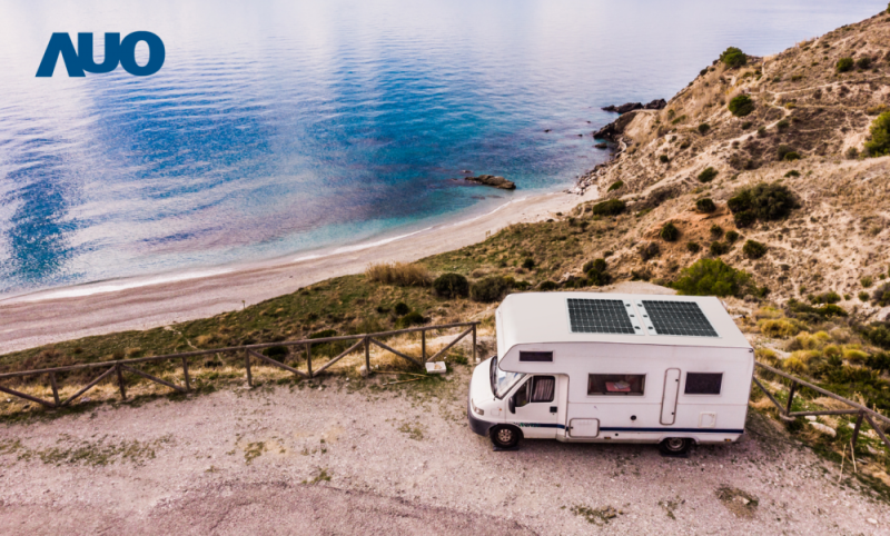 「可撓輕量化太陽光電板SunCurva」使用輕量特殊耐候型複合板取代傳統太陽能板的玻璃前板，不僅降低70%重量，每米平方僅3Kg；具有抗衝擊性能及通過電磁相容性測試，可應用於交通運輸工具，如露營車、遊艇等